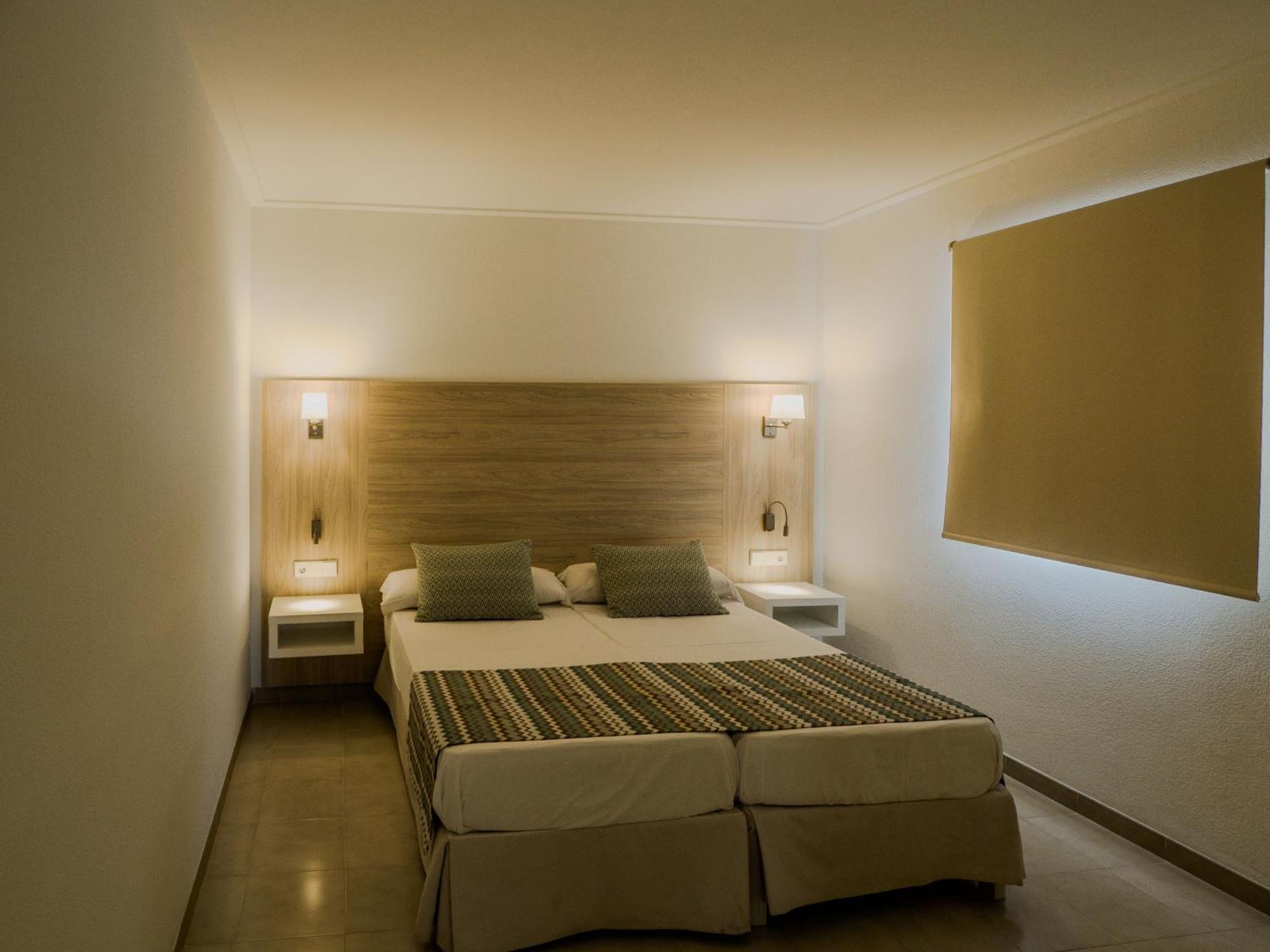 Apartamentos La Santa Maria Cala Millor  Buitenkant foto
